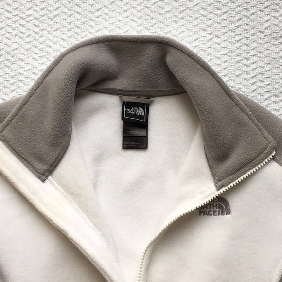 The North Face Jacket. Women’s small. - Picture 3 of 4